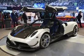 女神关之琳,购物巧遇粉,试戴饰品后,乐鱼体育官网,乐鱼体育直播,体育赛事直播,足球直播