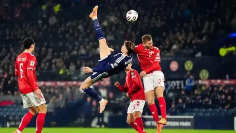 德甲转会风云再起：穆西亚拉1.3亿欧元领跑，奥利塞携手凯恩共登亿元榜！